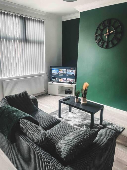 Farnworth Comfortable Home In Bolton מראה חיצוני תמונה