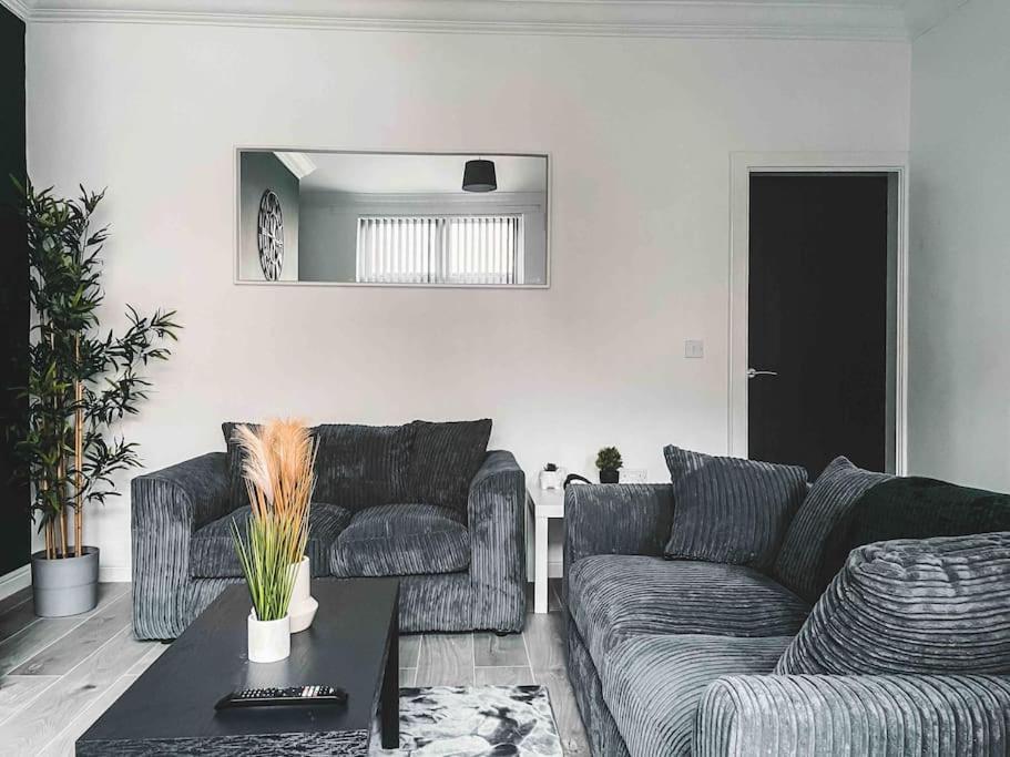 Farnworth Comfortable Home In Bolton מראה חיצוני תמונה