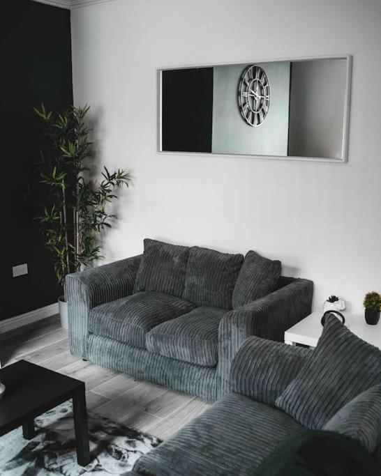 Farnworth Comfortable Home In Bolton מראה חיצוני תמונה